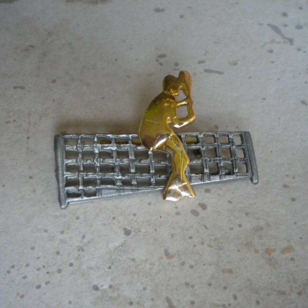 VINTAGE SIGNED ULTRA TENNIS PLAYER RARE BROOCH